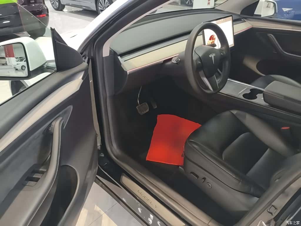 Tesla Model Y, 2023 16