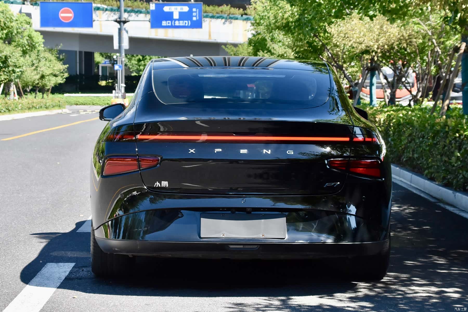 Xpeng P7, 2023 все фото