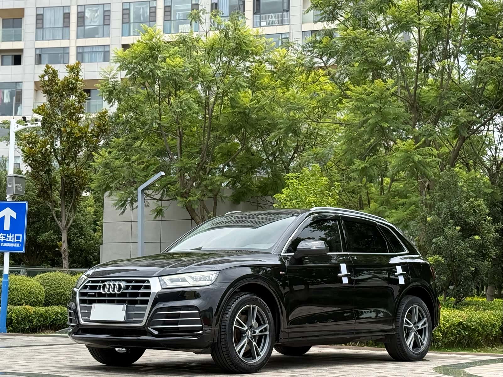 Audi Q5L, 2019 1