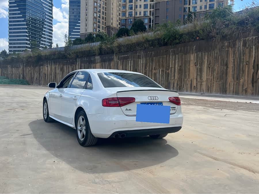 Audi A4L 2013, фото 11