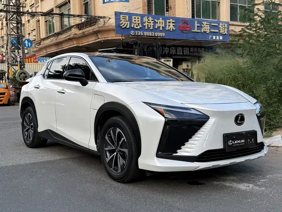 Lexus RZ