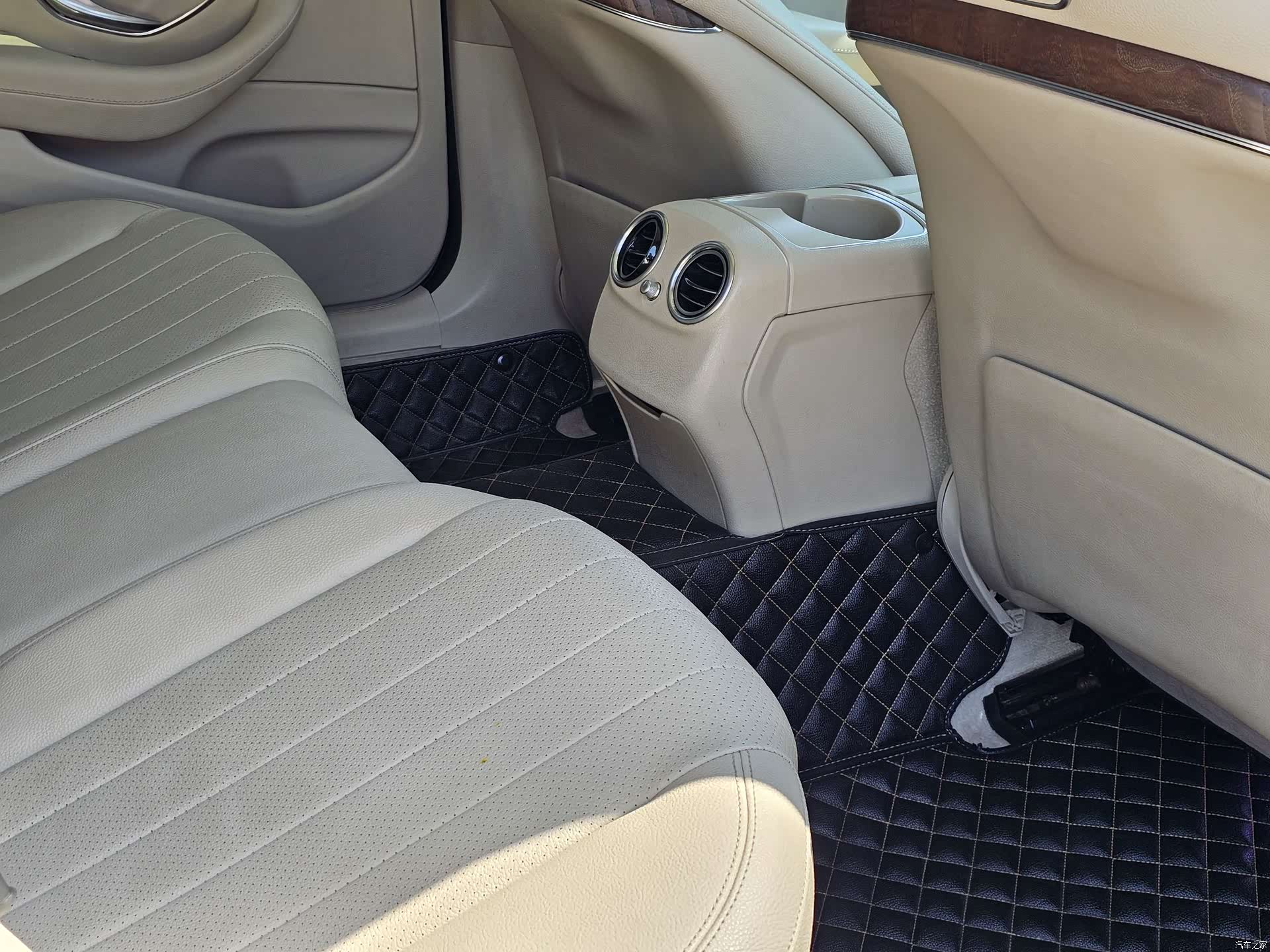 Mercedes-Benz E-Class, 2017 20