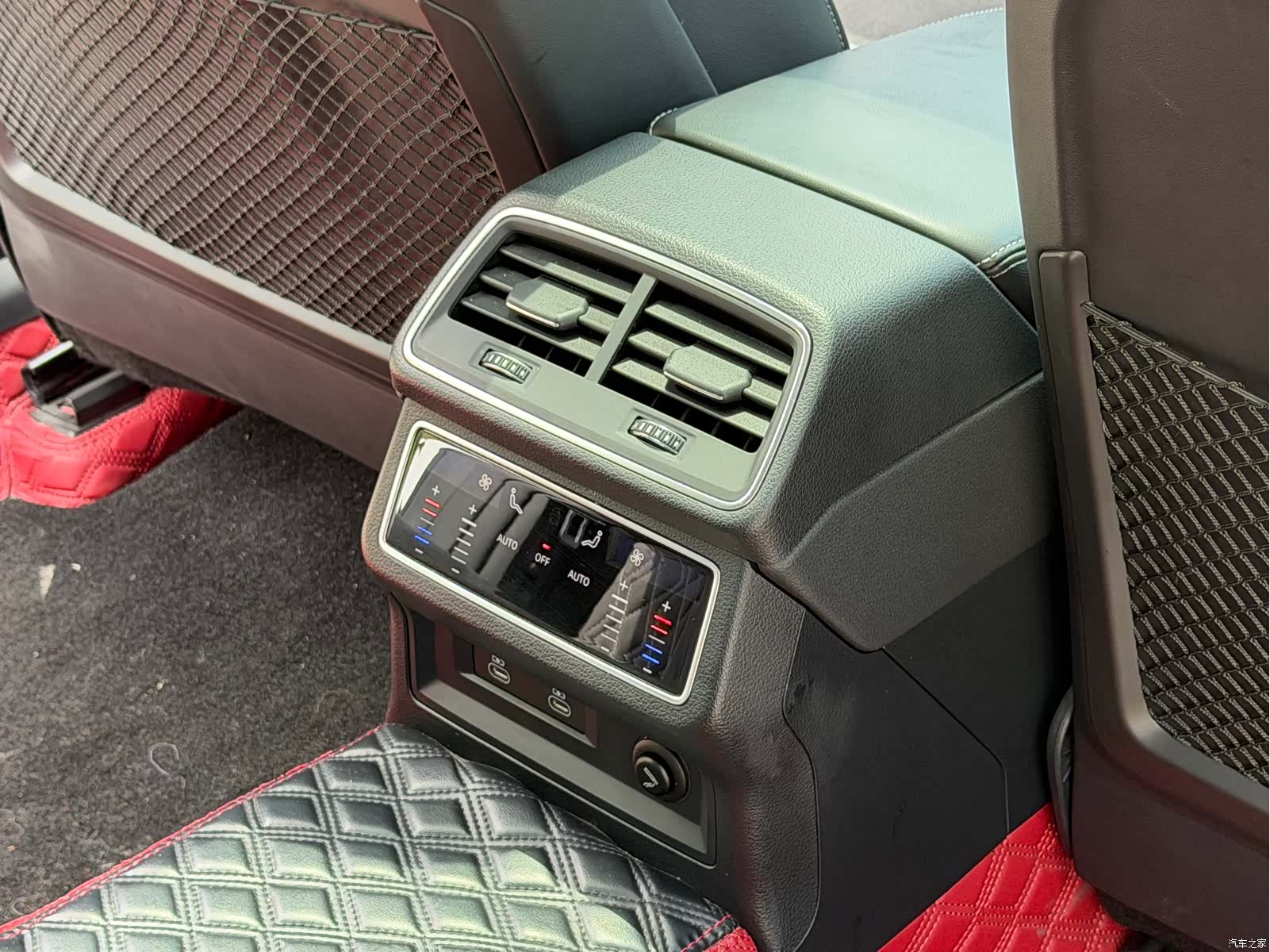 Audi A7L, 2024 14