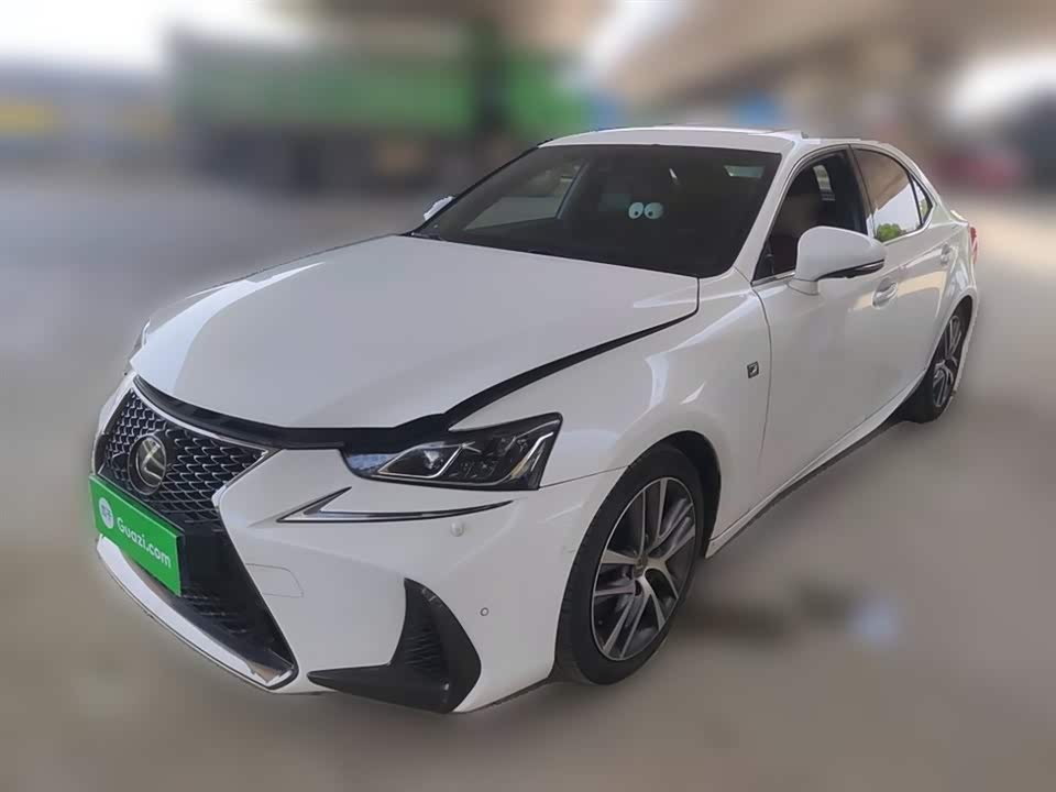 Lexus IS