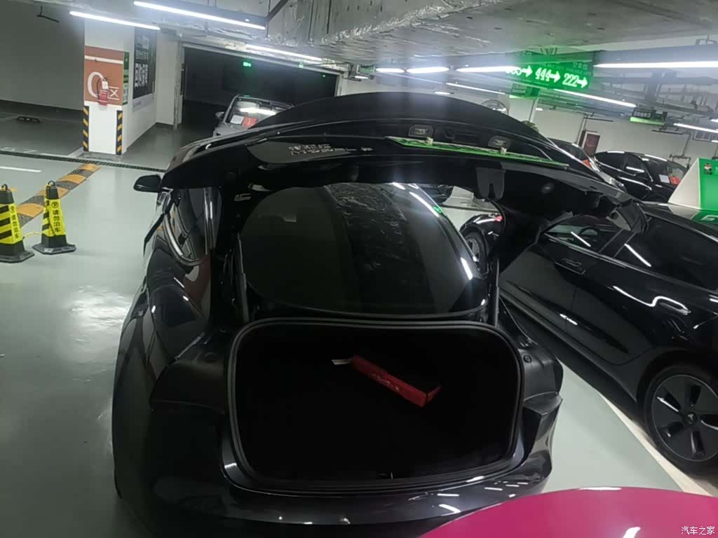 Tesla Model 3, 2024 19