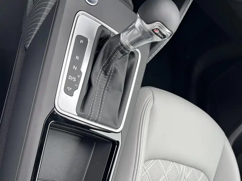 Audi Q2L Audi Q2L