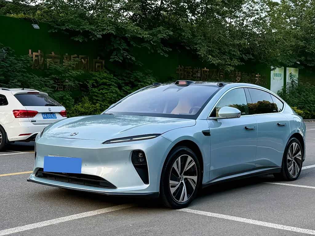NIO ET5