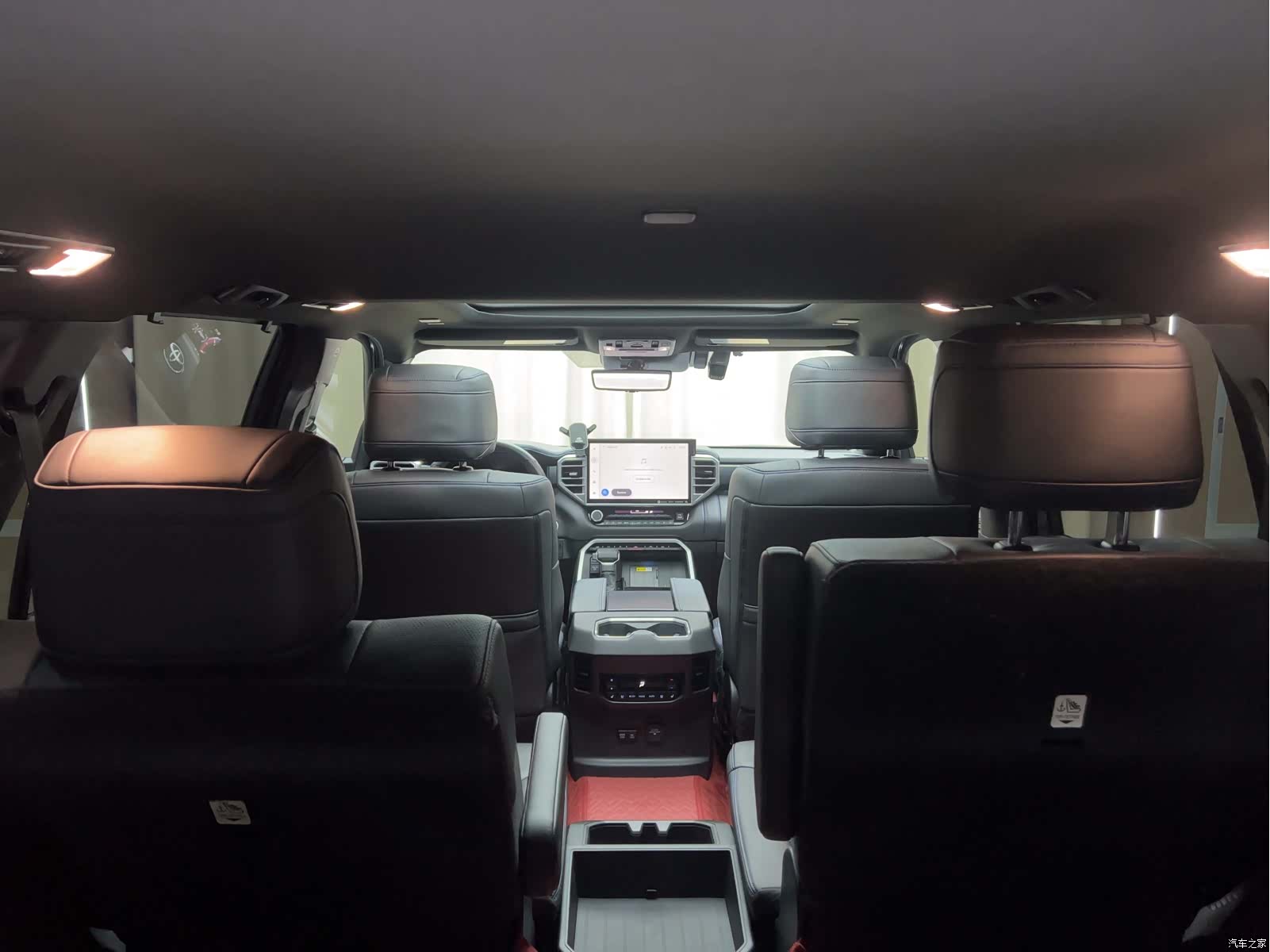 Toyota Sequoia, 2023 все фото