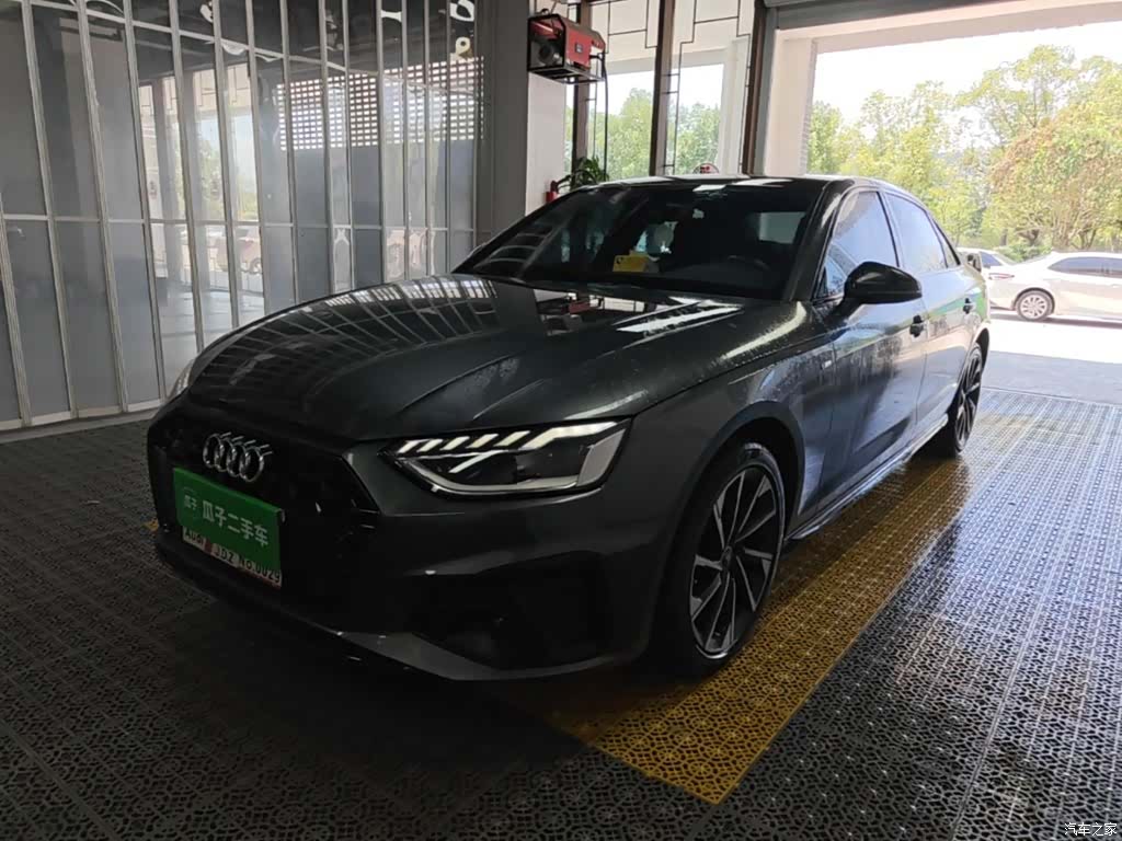 Audi A4L, 2023 1