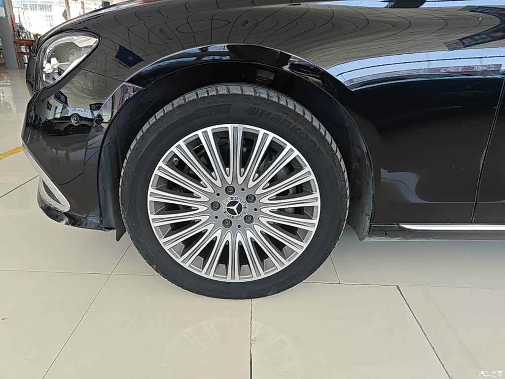 Mercedes-Benz E-Class, 2023 23