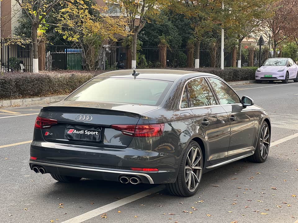 Audi S4