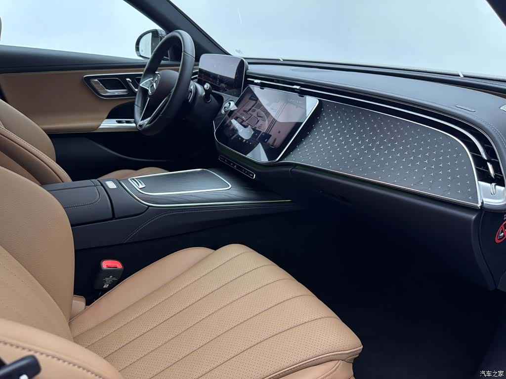 Mercedes-Benz E-Class, 2025 16