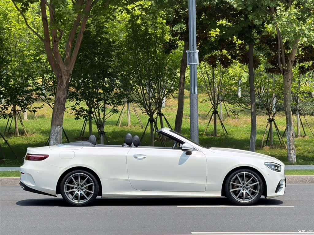 Mercedes-Benz E-Class, 2022 4