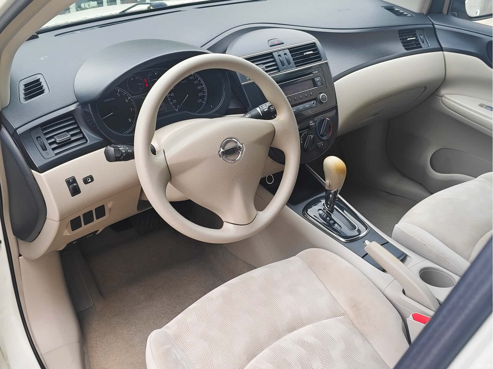 Nissan Tiida, 2012 все фото