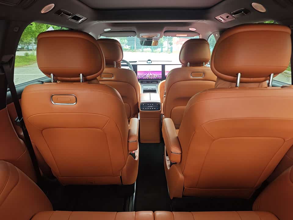 AITO Ask the world M9