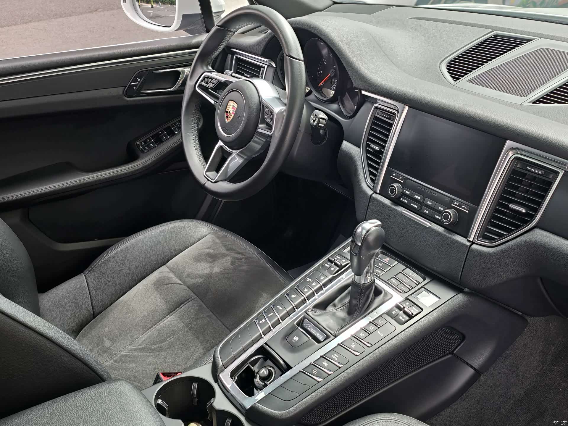Porsche Macan, 2017 11