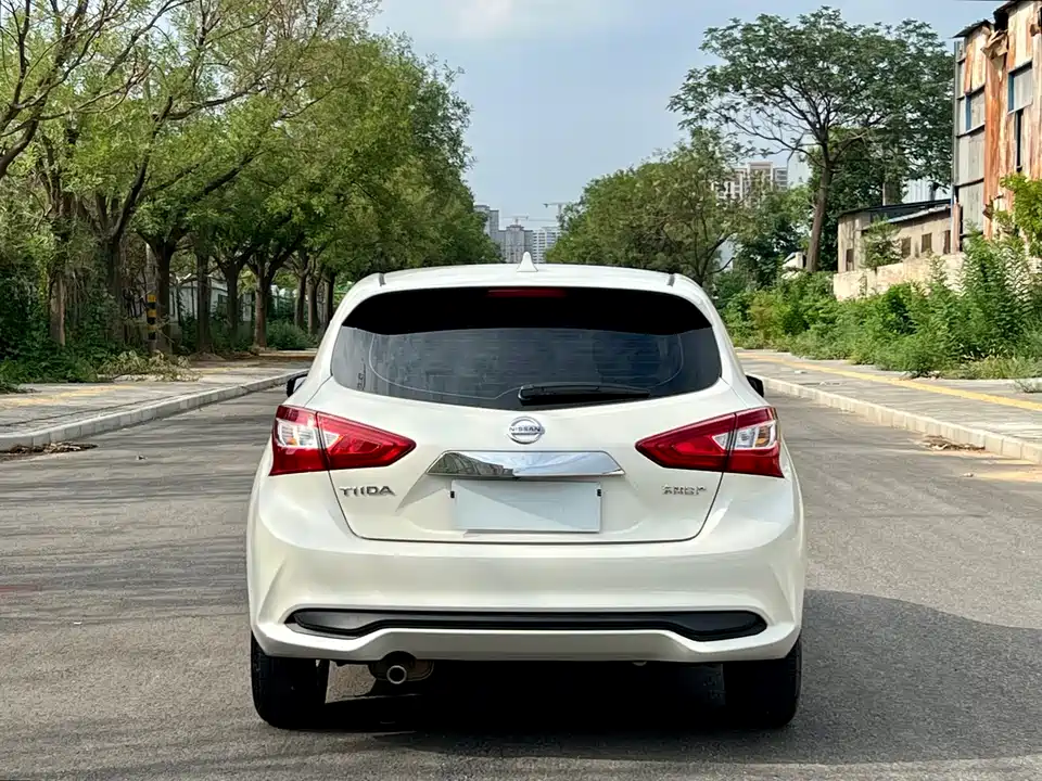 Nissan TIIDA