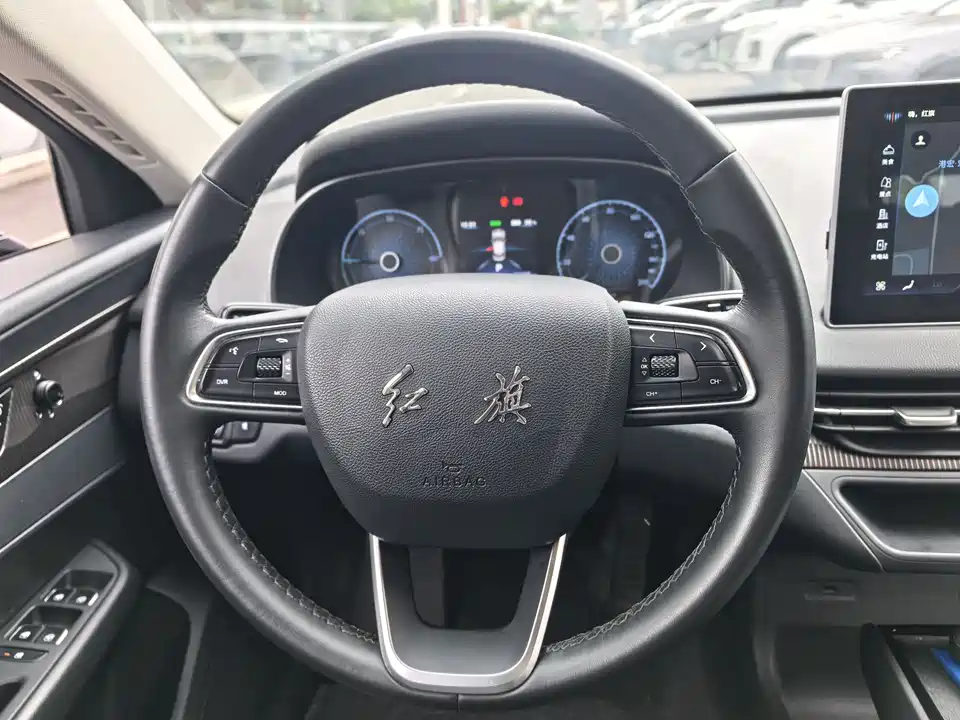 Hongqi E-QM5