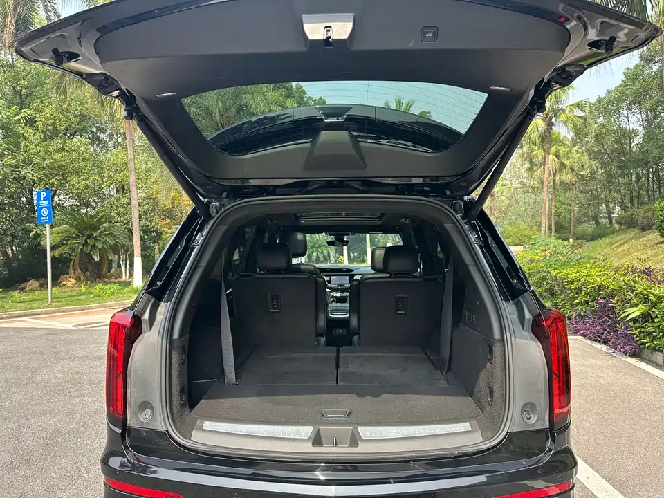 Cadillac XT6