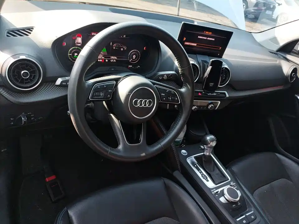 Audi Q2L Audi Q2L