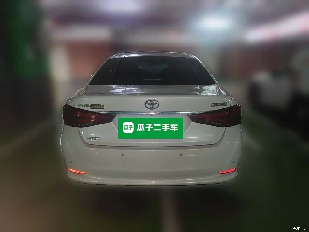 Toyota Crown, 2015 4