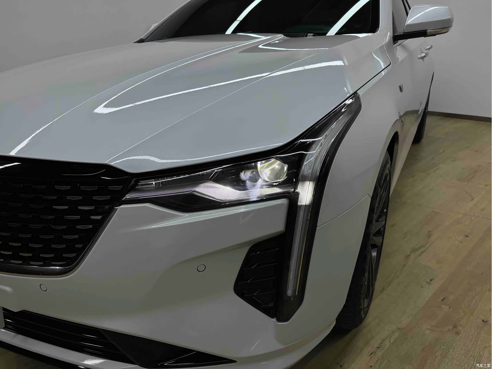 Cadillac CT4, 2023 все фото