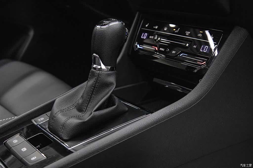 Skoda Superb, 2024 23