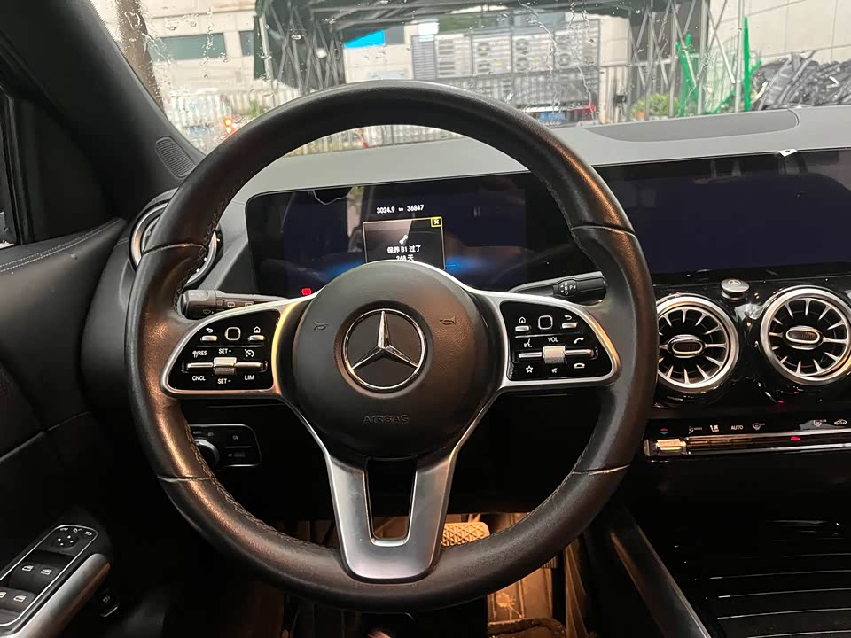 Mercedes-Benz EQA Mercedes-Benz EQA