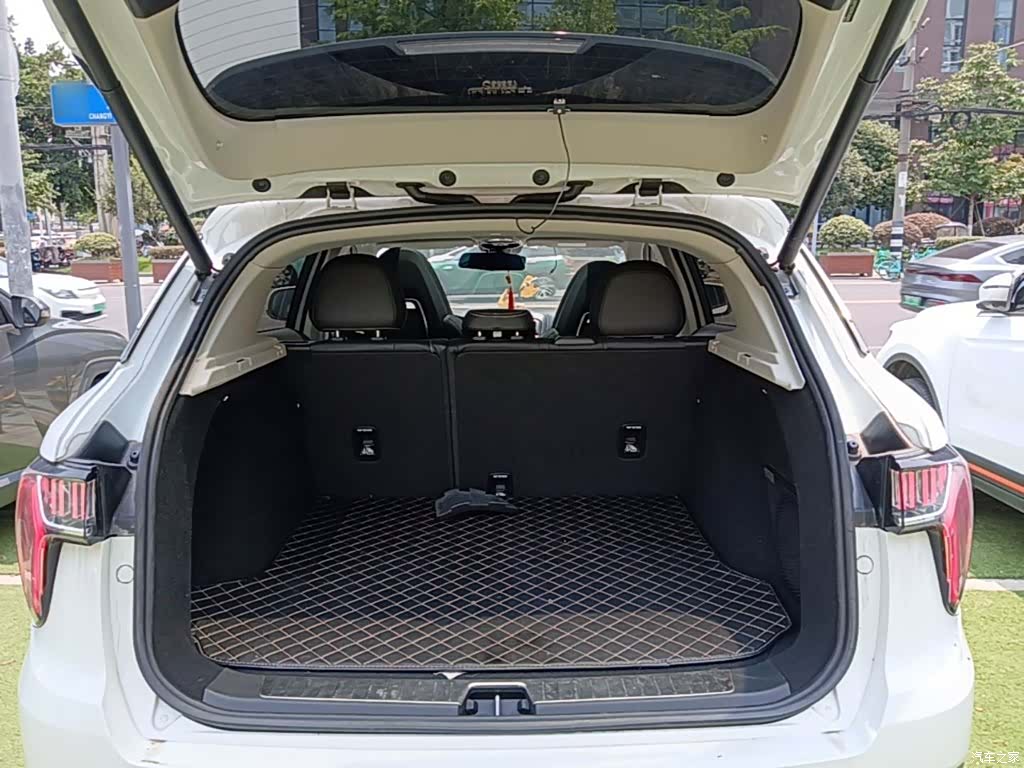 Lynk & Co 01, 2018 19