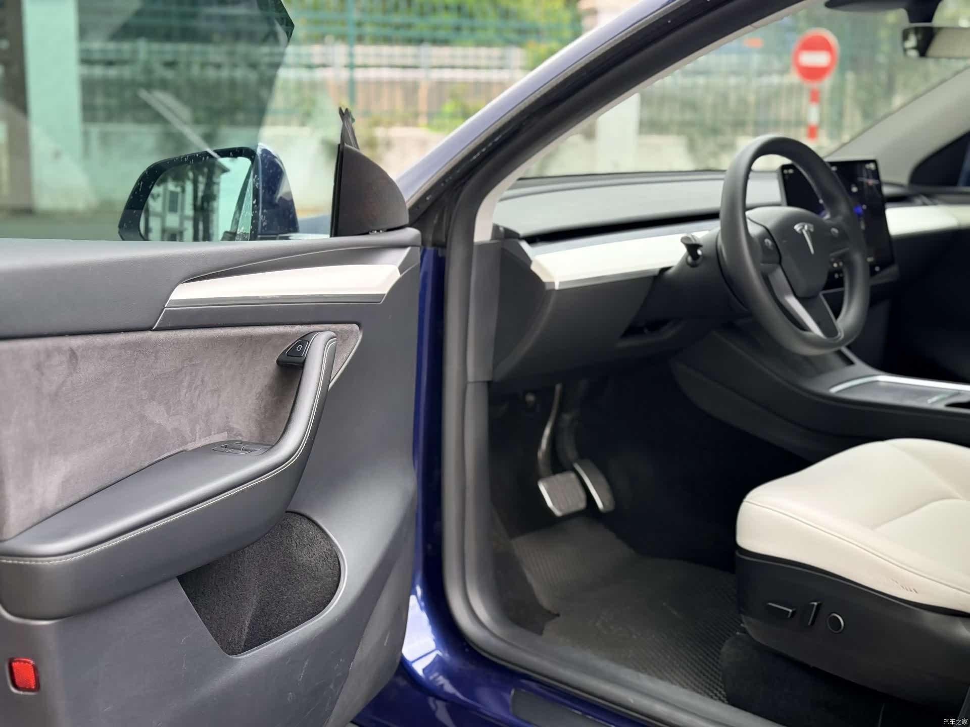 Tesla Model Y, 2023 9