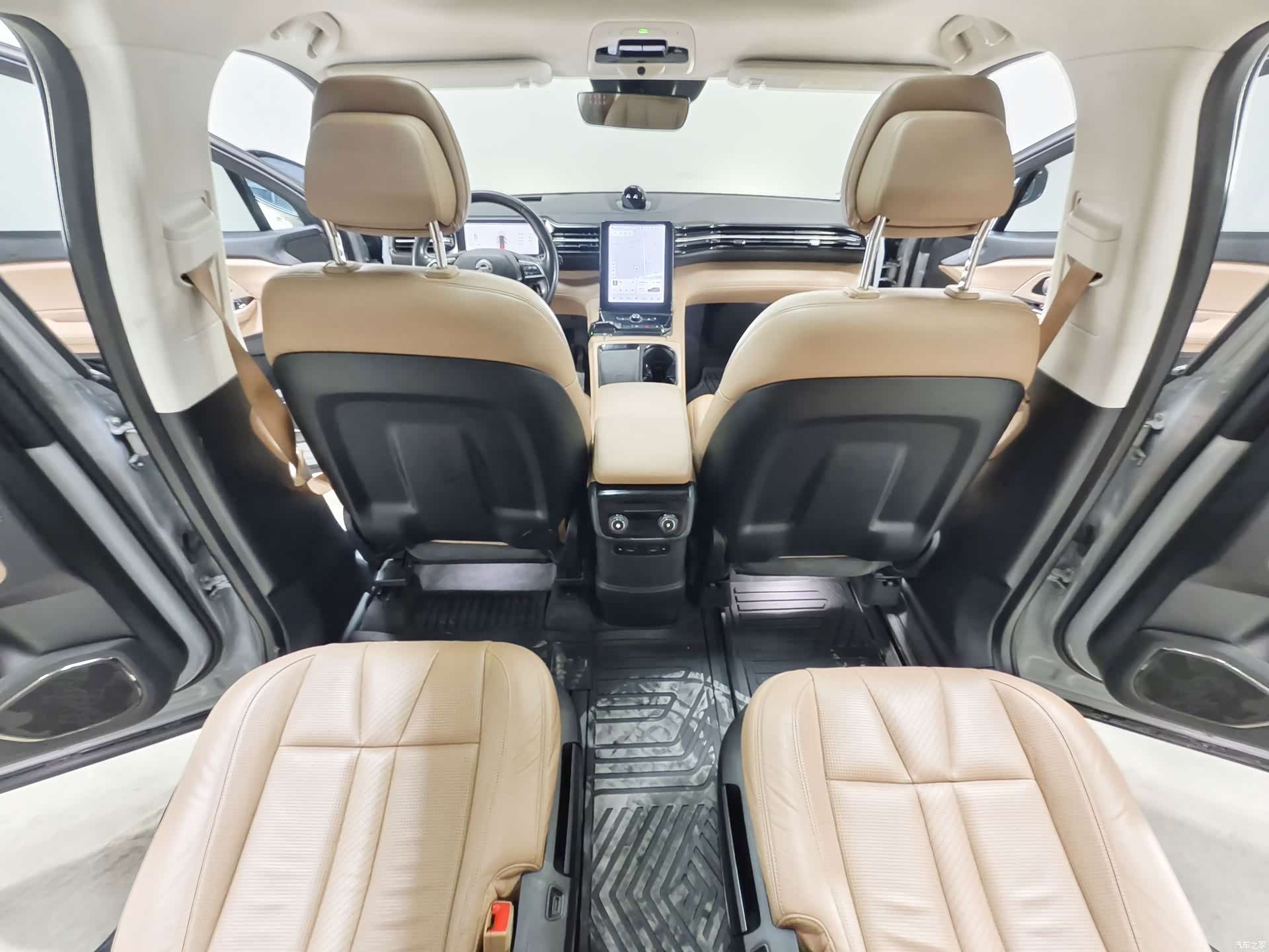 NIO ES8, 2019 11