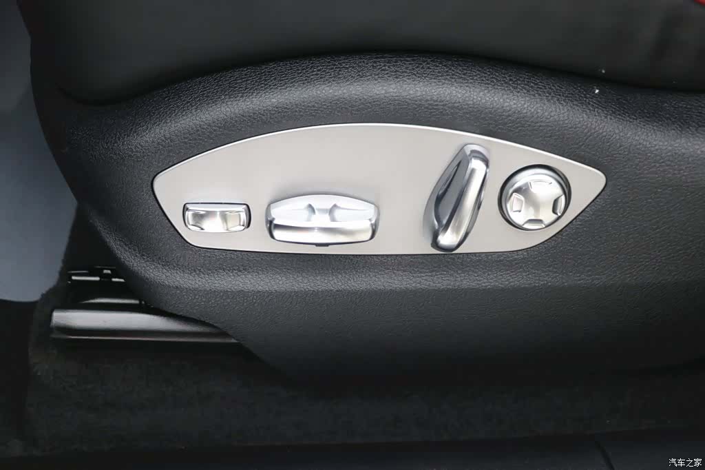 Porsche Macan, 2024 12