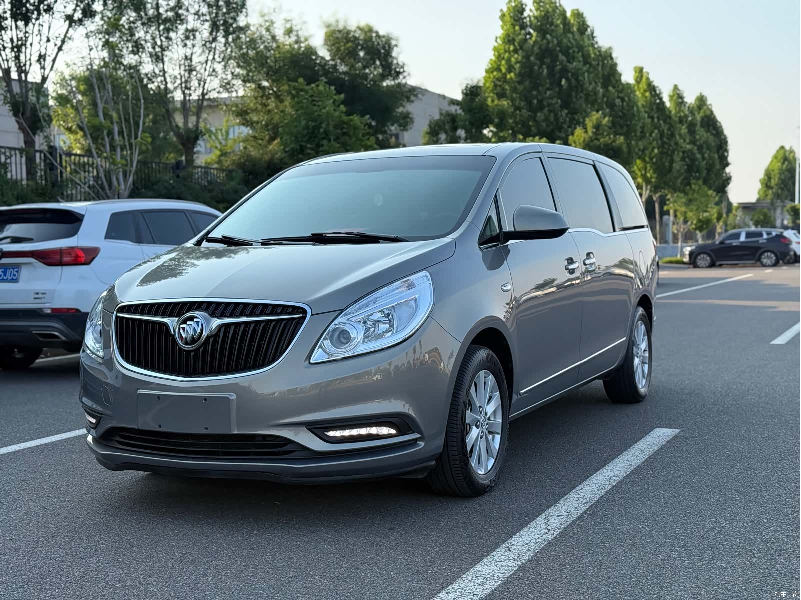 Buick GL8, 2019 1