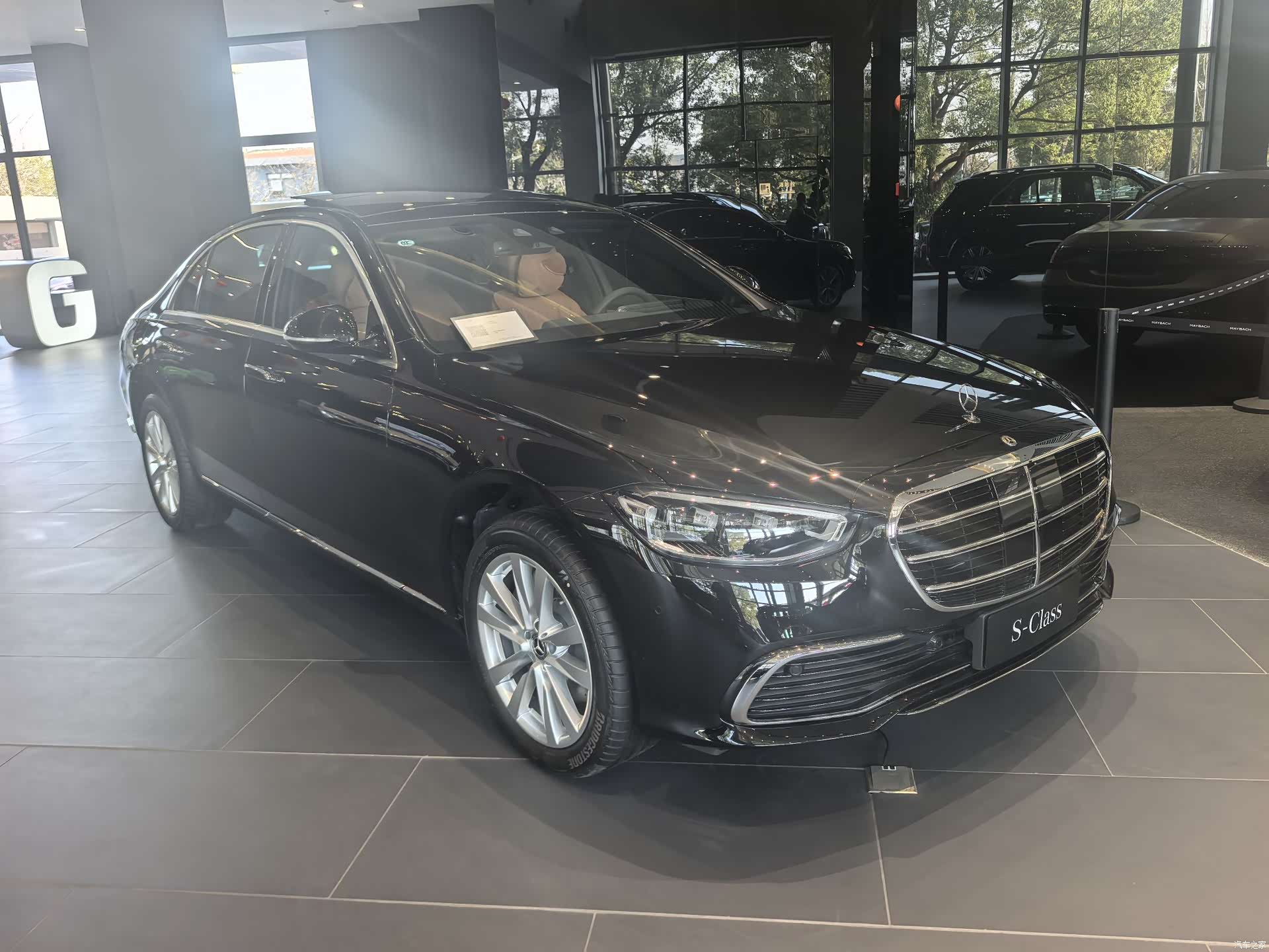 Mercedes-Benz S-Class, 1900 3