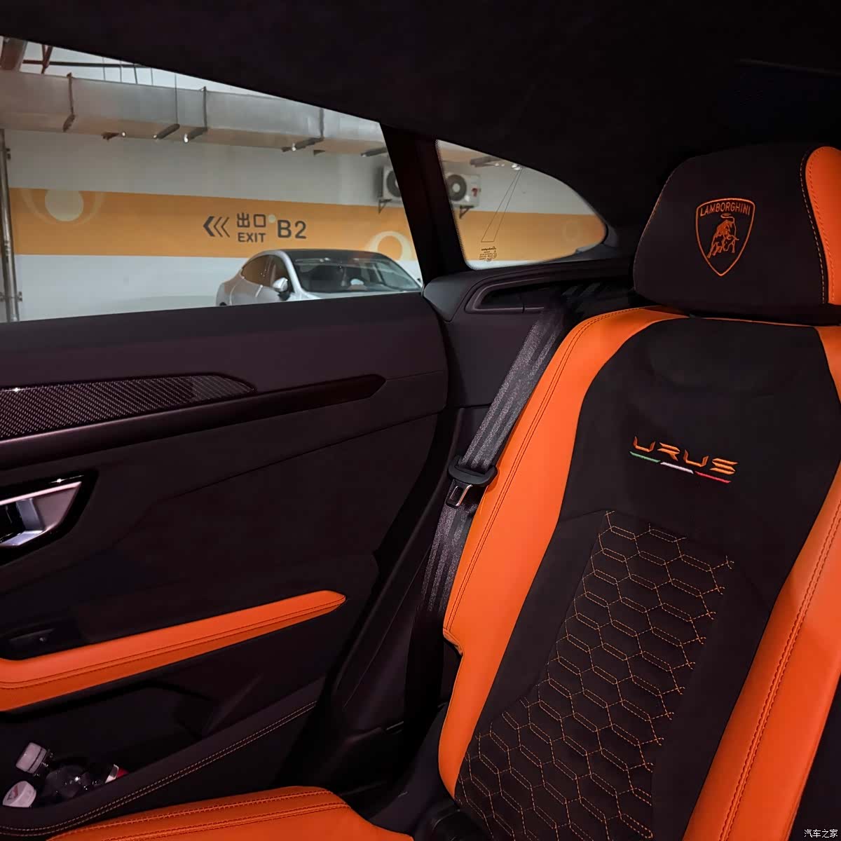 Lamborghini Urus, 2023 27