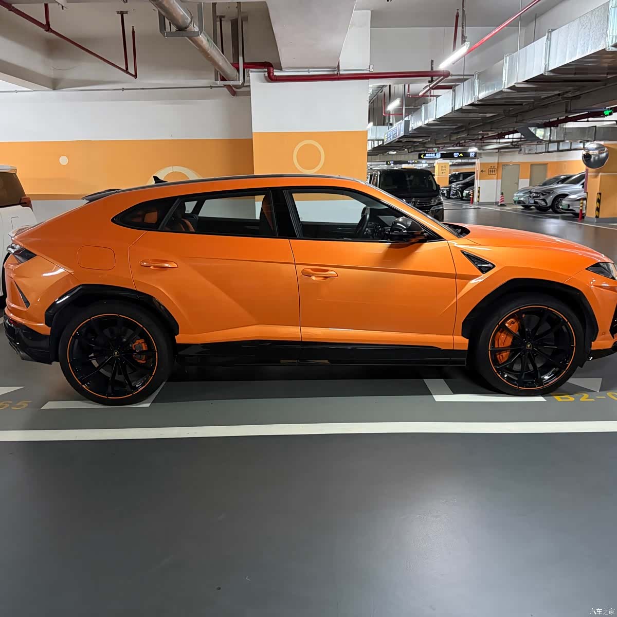 Lamborghini Urus, 2023 11