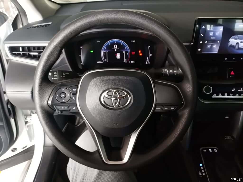 Toyota Frontlander, 2023 11