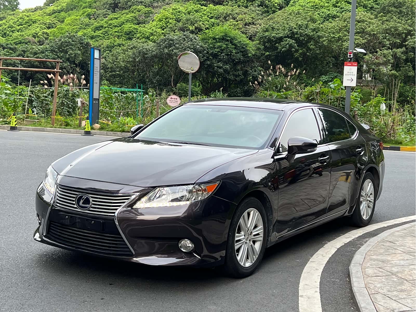 Lexus ES, 2014 1