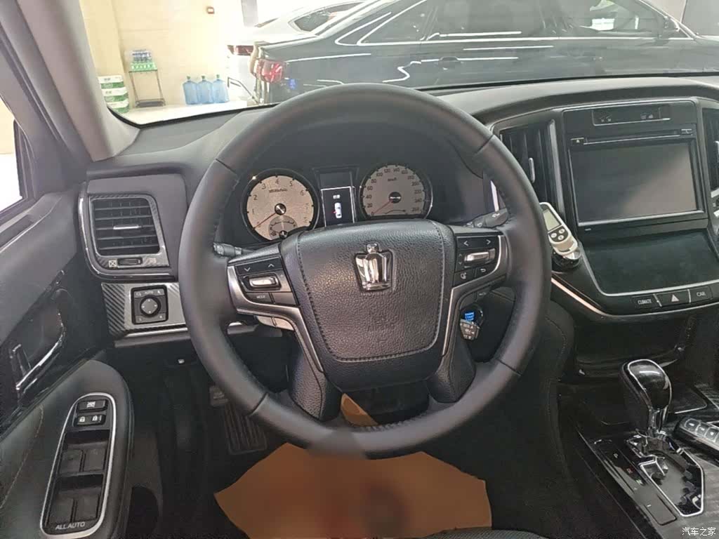 Toyota Crown, 2015 11