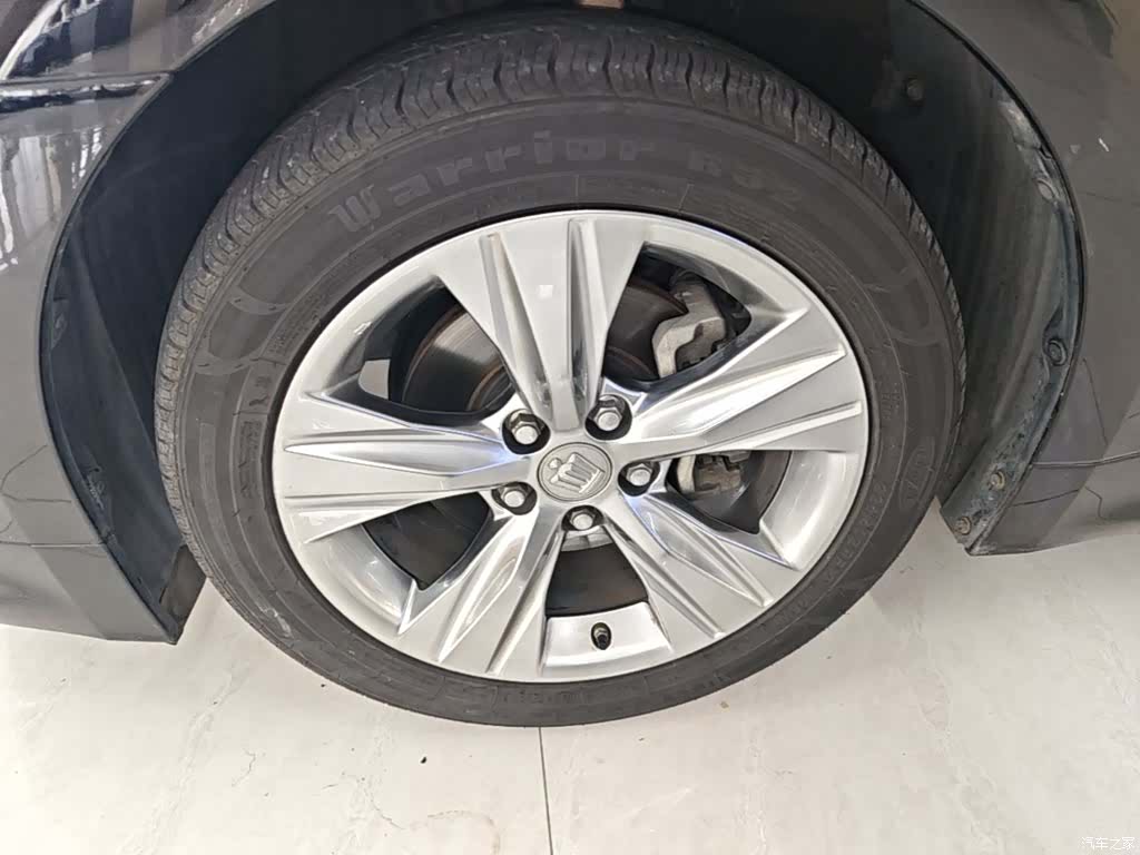 Toyota Crown, 2015 23