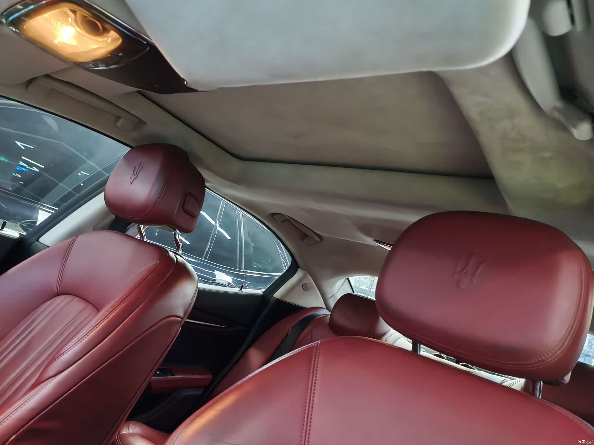 Maserati Ghibli, 2015 12