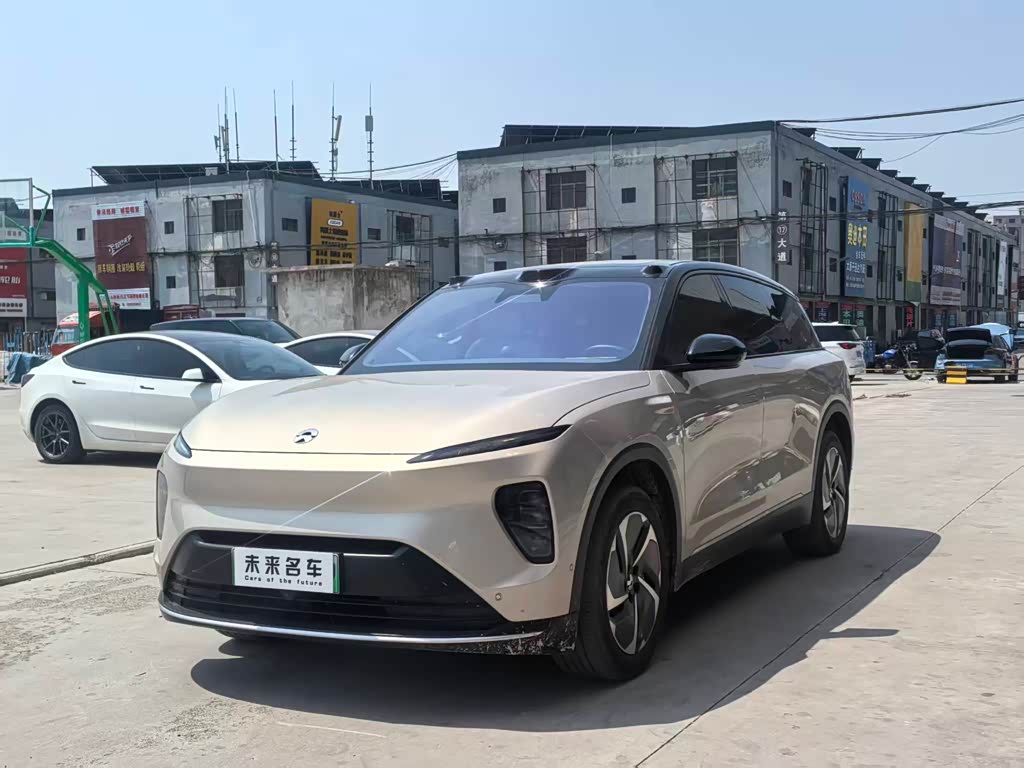 NIO ES8