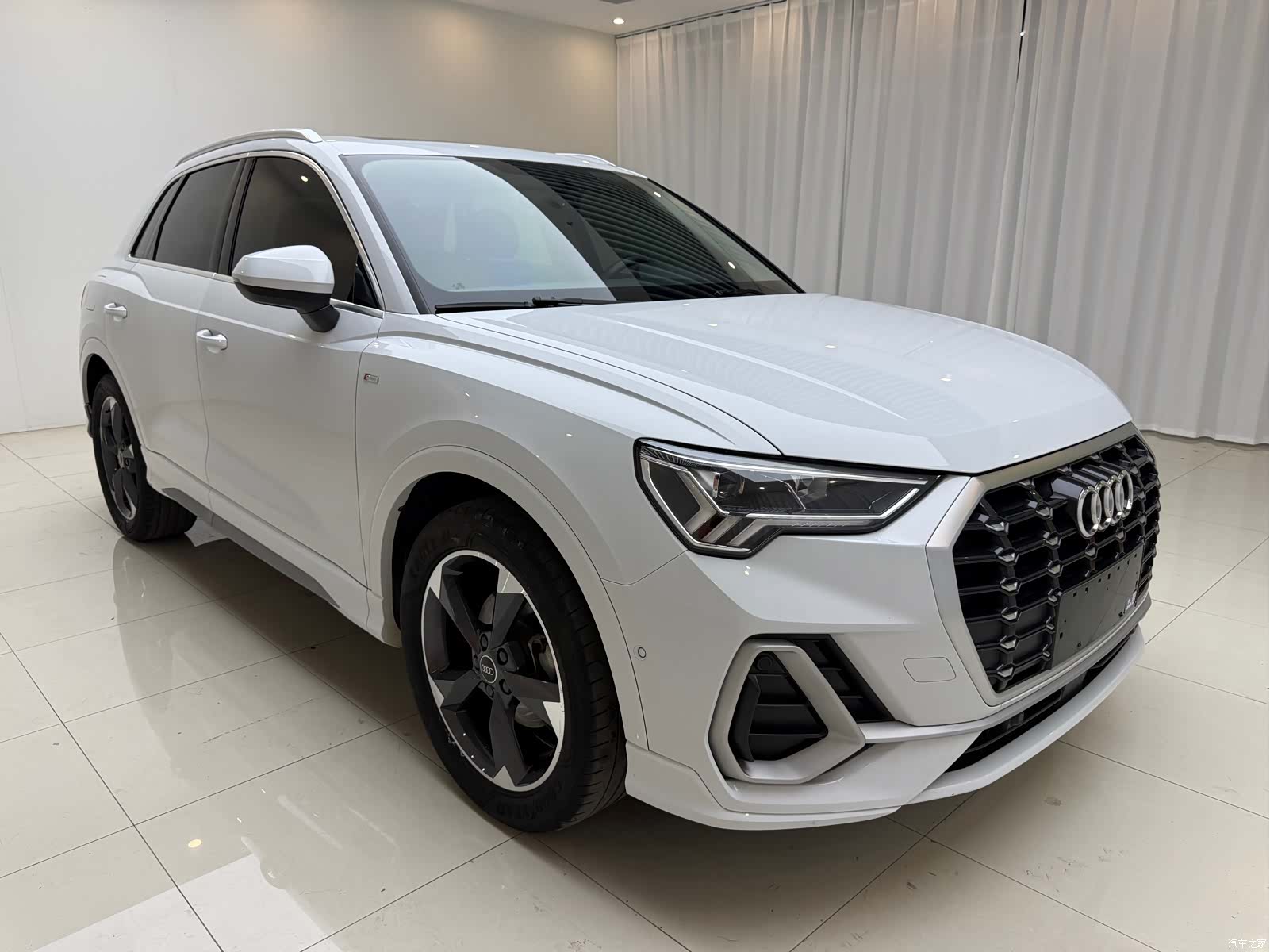 Audi Q3, 2022 3