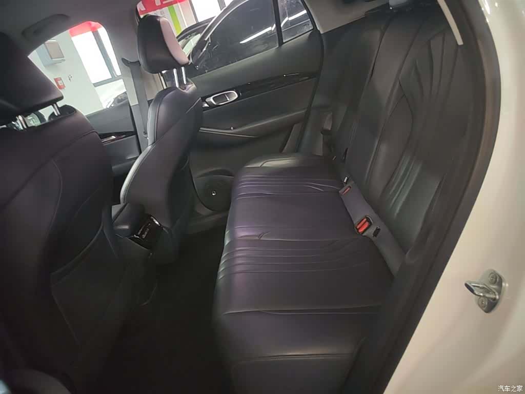 Geely Galaxy E5, 2024 17