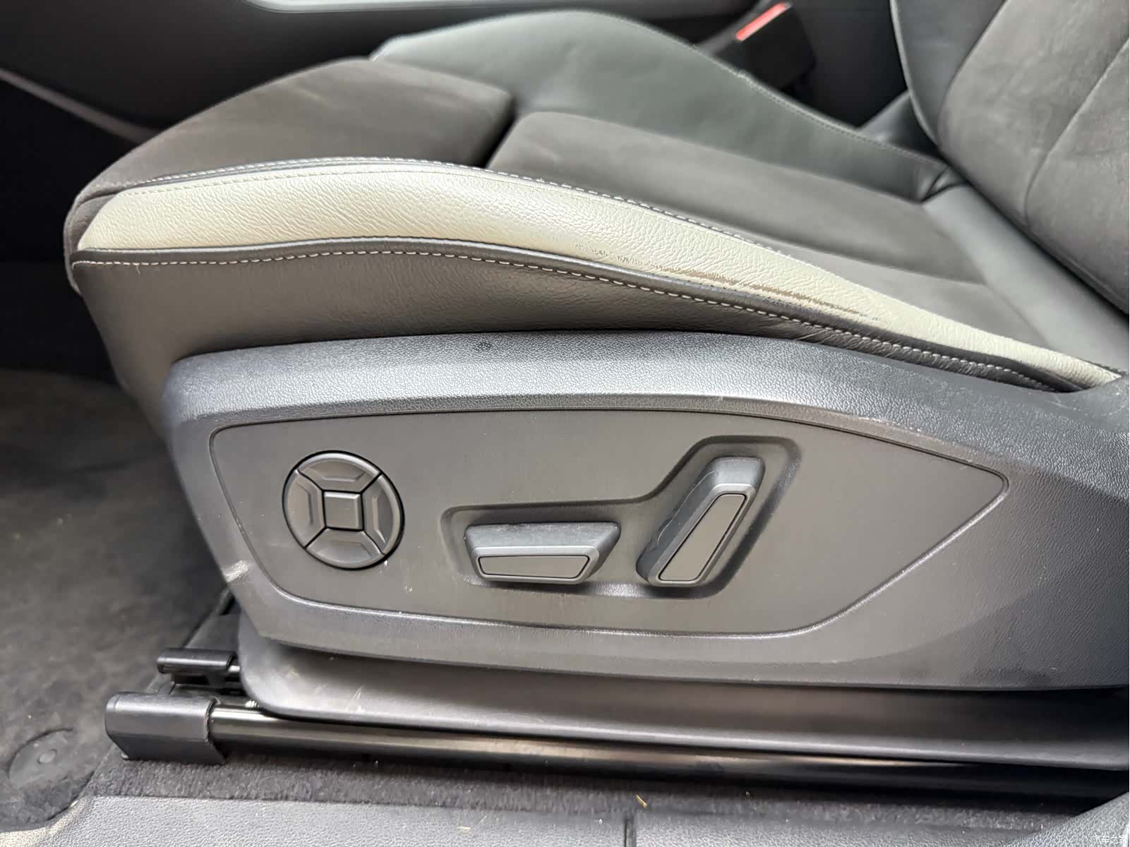 Audi Q3, 2022 12