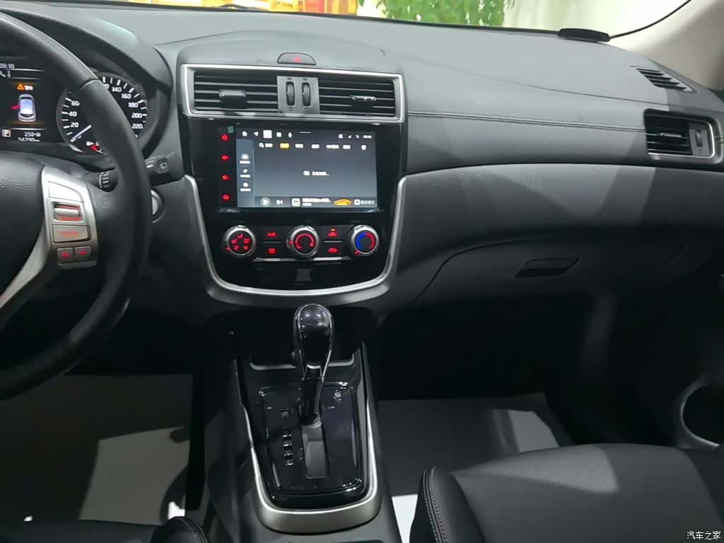 Nissan Tiida, 2023 13