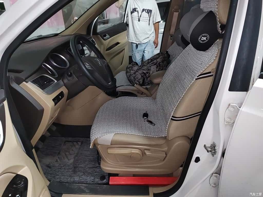 Wuling 730, 2017 16