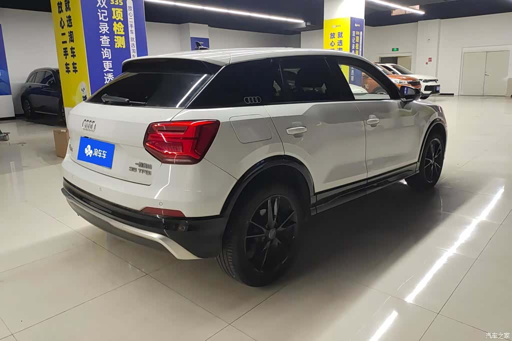 Audi Q2L, 2019 3