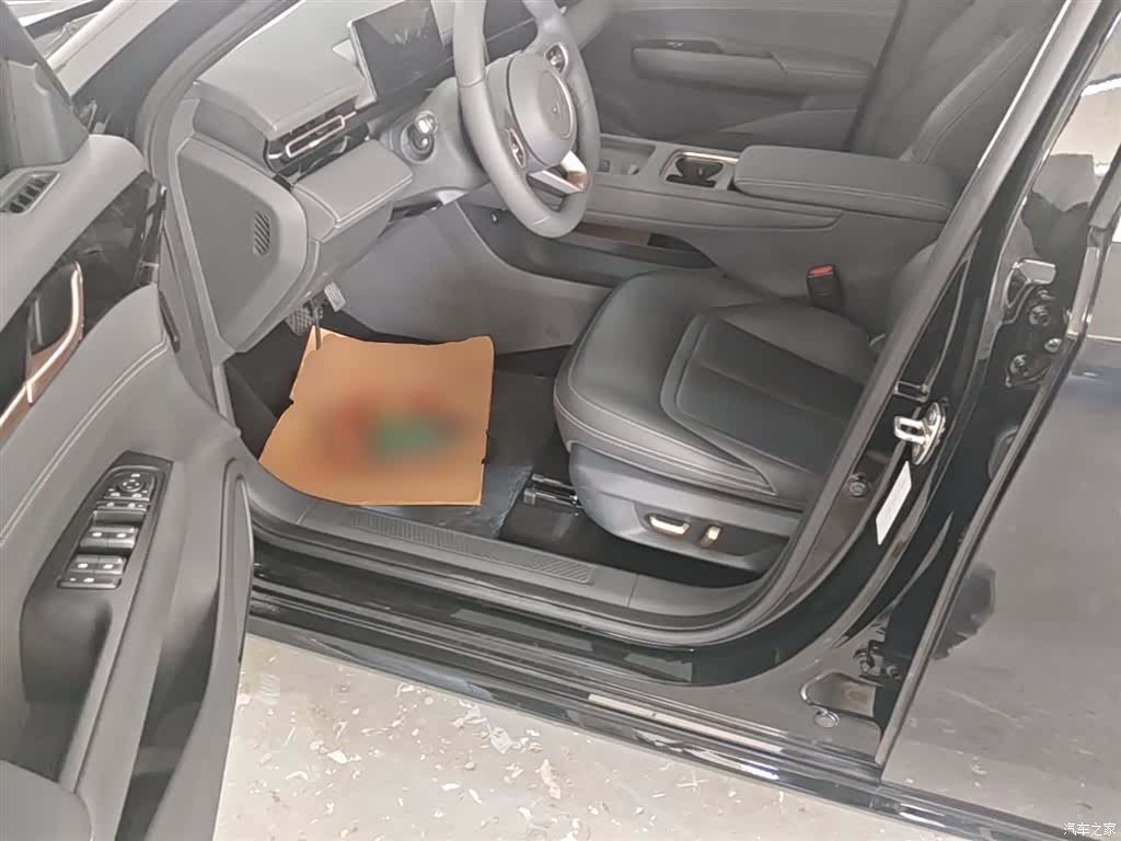 Wuling Starlight, 2025 16