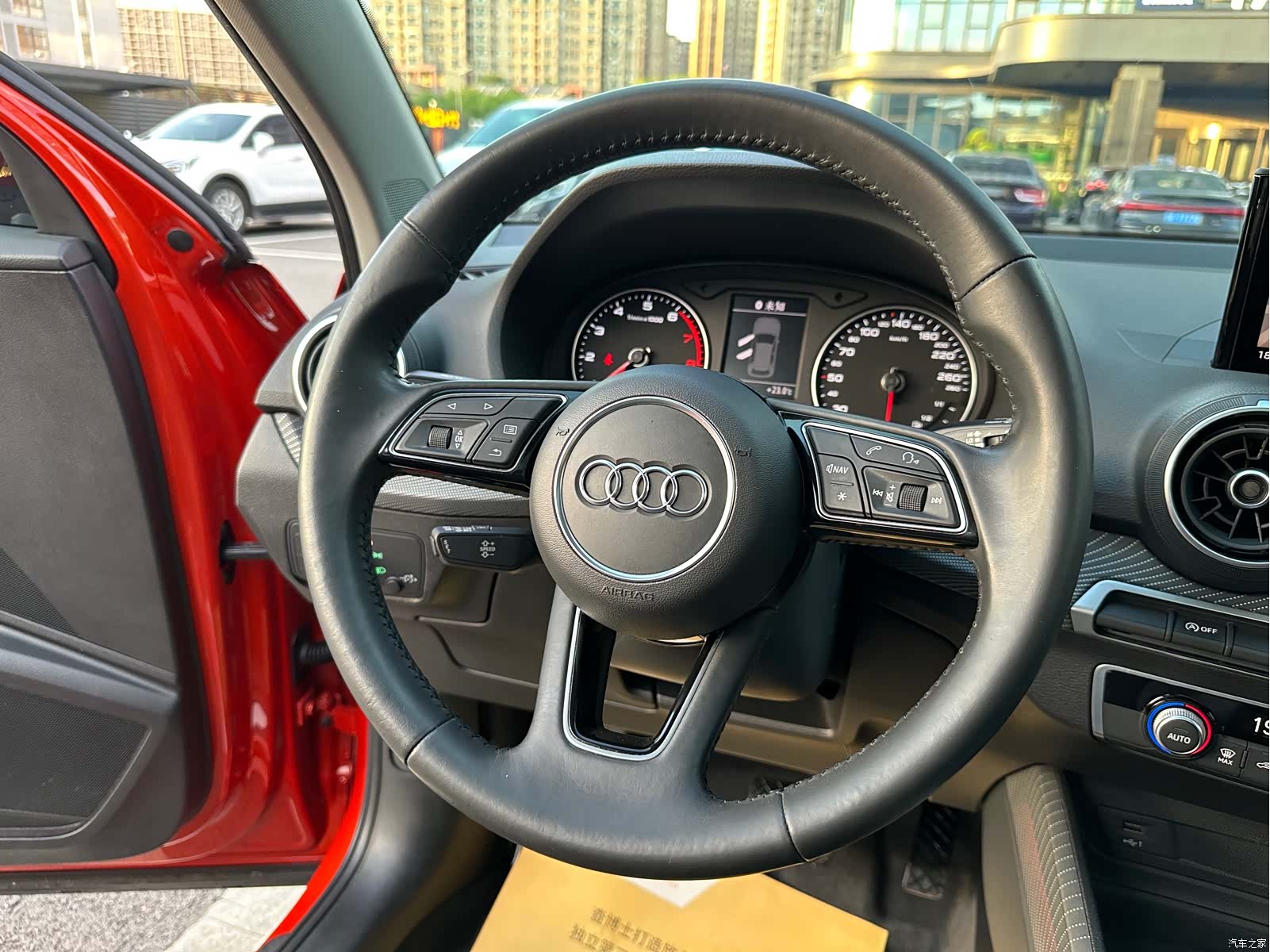 Audi Q2L, 2021 13